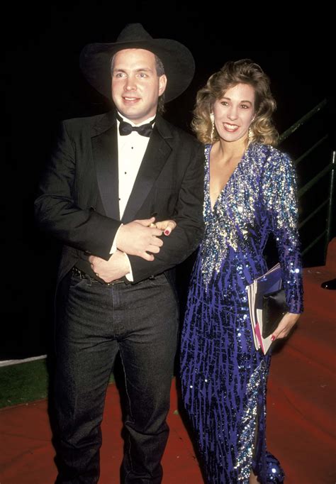 Why did Garth Brooks spilt from first wife Sandy Mahl? A look at singer ...