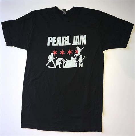 Amazon.com: Pearl jam t shirt wrigley field chicago small band history ...