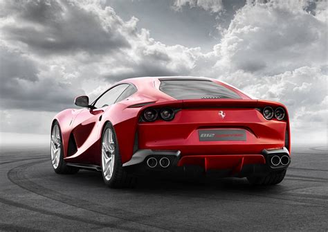 Ferrari setzt der 812er-Baureihe mit dem “Competizione” die Krone auf ...