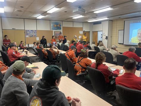 A #BCWildfire Service Incident Management Team has arrived in Hinton ...