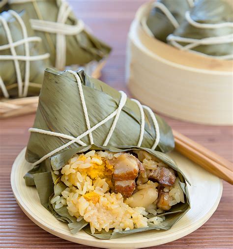 Zongzi with Sweet Red Bean Filling (红豆沙粽子) Recipe - Hungry for History