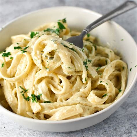 Creamy Boursin Pasta - The Dizzy Cook