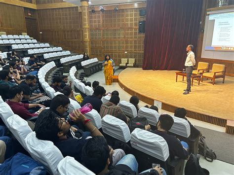 PGP Core Courses – CenComm at IIMB