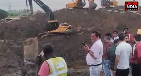 Jalandhar Engineer in Borewell Updates: बोरवेल में गिरा इंजीनियर जिंदगी ...