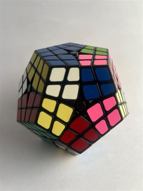 Acadzo 4x4 Megaminx (Master Kilominx): Advanced Dodecahedron Puzzle ...