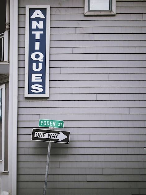 Information Sign 的图像结果