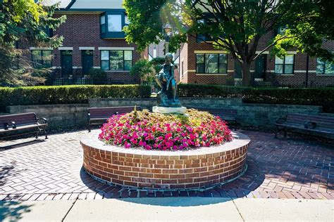 East Pointe Commons - Milwaukee, WI 53202 | ApartmentGuide.com