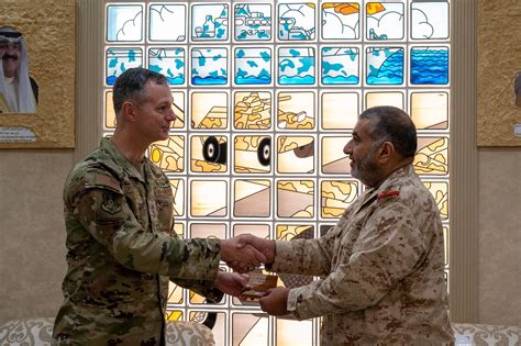 9 AF (AFCENT) commander meets with Canadian, Italian and Kuwaiti key leaders > 505th Command and ...