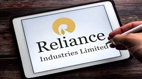 RIL Share Price Nears 52-Week High After 20% YTD Rally; JP Morgan ...