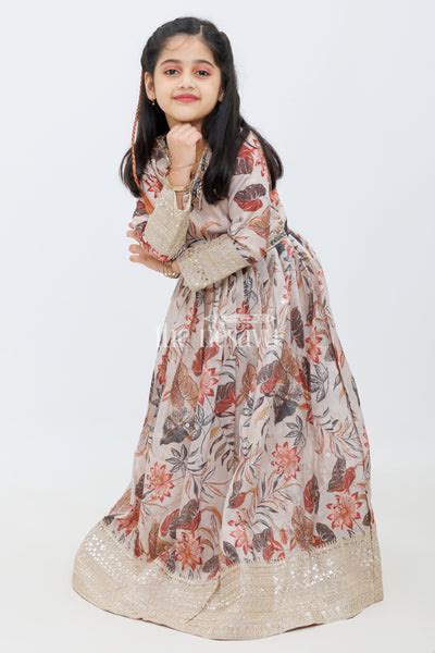 Girls Gown / Anarkali – The Nesavu