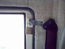 serrure porte cing car la s 233 curit 233 en cingcar par cingcar bricoloisirs serrure porte cing car la s 233 curit 233 en cingcar par cingcar bricoloisirs