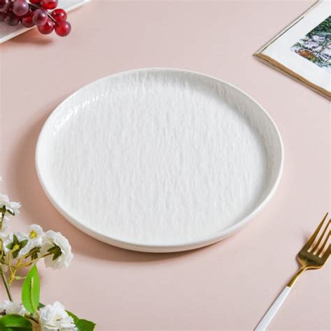 Frore Round Textured Dinner Plate White 9.5 Inch