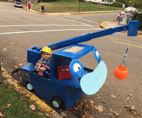 Bob the Builder and Lofty | Cars halloween costume, Bob the builder ...