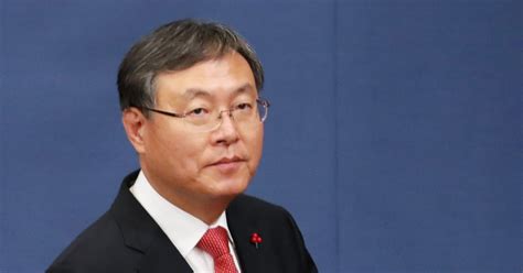 [속보] 靑 “신현수, 숙고하겠다며 휴가… 월요일 출근하기로”