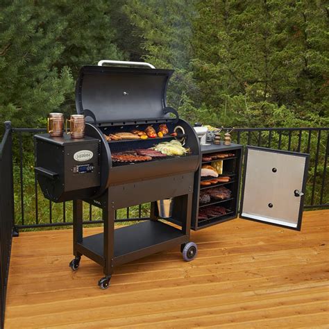 Louisiana Grills LG900C1 Wood Pellet Grill and Smoker - 60901 : BBQGuys