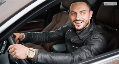 Driving Car without License 的图像结果