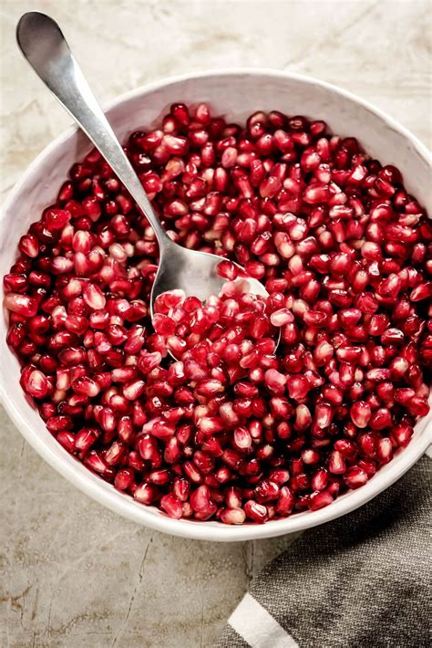 How to Cut a Pomegranate - The Easiest Method - Host The Toast