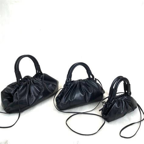 Çanta Nişantaşı bottega vanetta canta handle pouch buyuk 2020 40x18