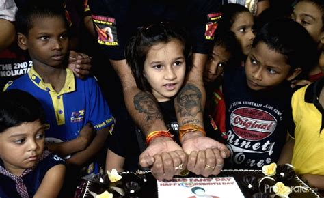 Amitabh Bachchan fans celebrate "World Fan's Day