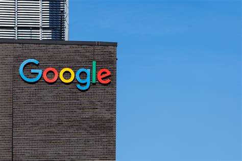 Google experiments with AI-generated podcast hosts in search results - Tech