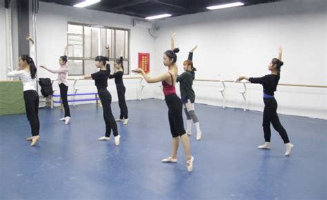 舞蹈特长生适合什么样的学生_2023舞蹈艺考最新资讯-舞蹈艺考培训就在舞研艺考！