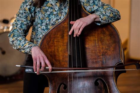 Marianne Schofield – Contemporary classical & orchestral double bass ...