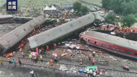 印度列车脱轨相撞事故救援基本结束 事故或由信号错误导致|印度|奥迪_新浪新闻