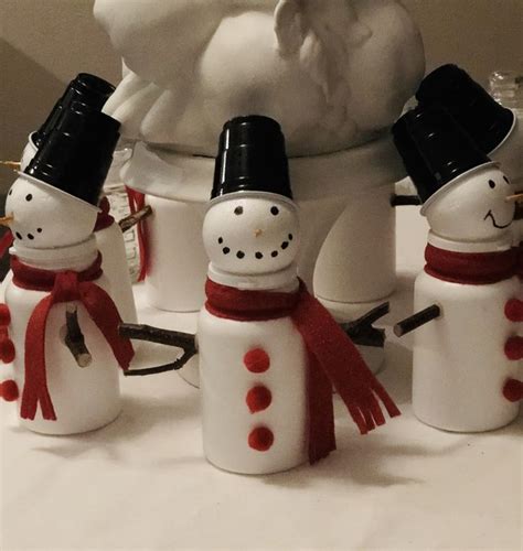christmas crafts using pill bottles