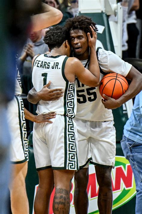 Who does Michigan State football play today? Time, TV channel vs UCLA