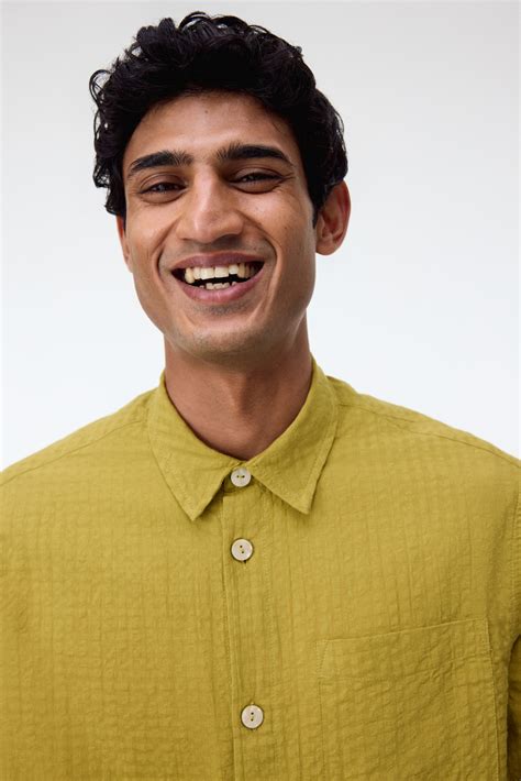 Regular Fit Seersucker shirt - Mustard yellow - Men | H&M IN