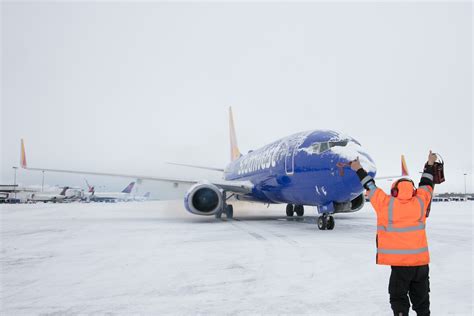 Are Flight Attendants Paid Overtime For Weather Delays & Cancelations?