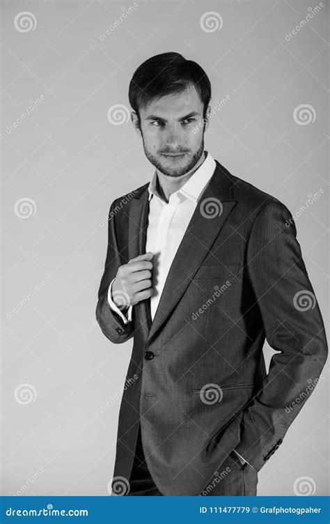 Attractive Businessman 的图像结果