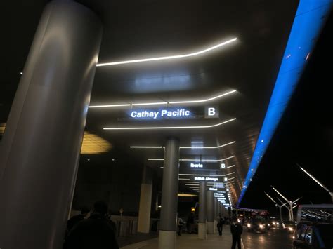 Inside the New Oneworld Lounge at LAX's Tom Bradley International ...