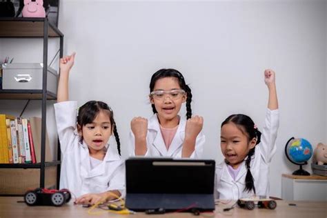 Computer Class Kids 的图像结果