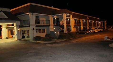 RAMADA LIMITED RIDGEWAY - Motel Reviews, Photos, Rate Comparison ...