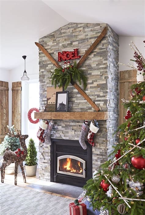44 Creative Rustic Christmas Fireplace Mantel Décor Ideas | ZYHOMY