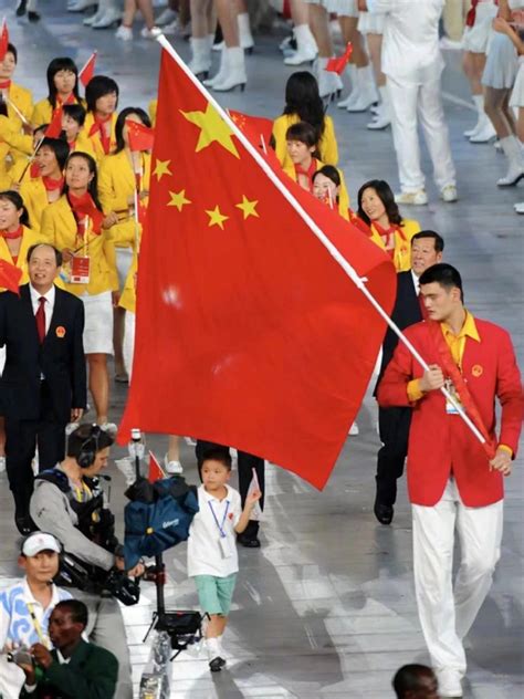 东京奥运会上的中国红，才是火爆的2021夏季流行色_新浪时尚_新浪网