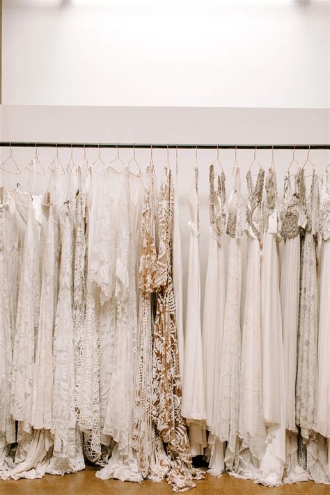 WHAT IS AN OFF-THE-RACK WEDDING DRESS APPOINTMENT?｜a&bé bridal shop