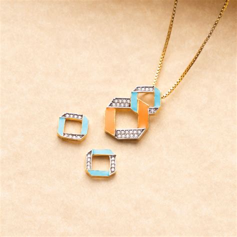 Buy Gold Pendant Set Online | Gold Pendant Set by Manubhai.