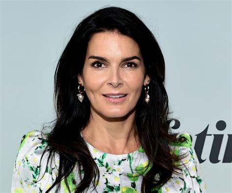 Angie Harmon Sues Instacart After Dog Killed | Newsmax.com