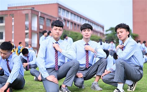中国团队勇夺IOI 2023金牌！4名少年全保送清华_腾讯新闻