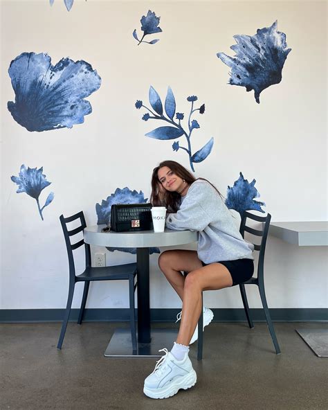 Nora (Nobo) 🥀 | SURPRISE FANFIX SALE 👀 Get 50% off right now until Wednesday!💰 Here is a cropped ...