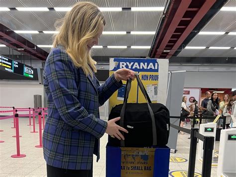 The Best Small Cabin Bags for the New Ryanair Dimensions - Holiday Expert