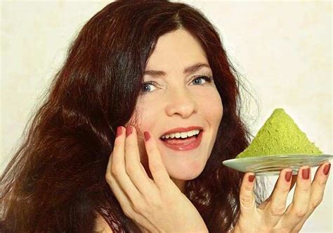 How Henna Can Nourish Your Hair | Femina.in