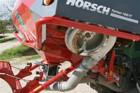 Einzelkornsämaschine Horsch Maestro mit Fronttank | agrarheute.com