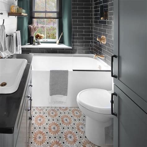 20 Brilliant Small Bathroom Remodels You’ll Want to Copy Right Now