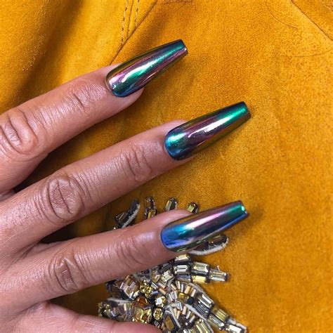 21 Dark Chrome Nail Ideas, From Glazed Black to Metallic Blue