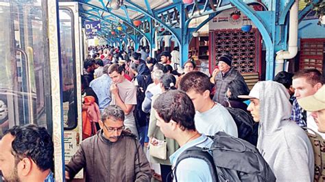 நீலகிரி மலை ரயிலில் பயணம் செய்ய அதிக அளவில் திரண்ட சுற்றுலா பயணிகள் ...