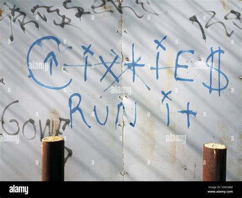American crips gang hi-res stock photography and images - Alamy
