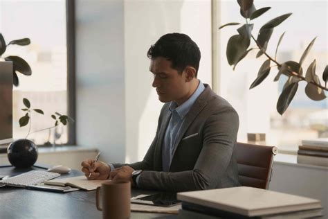 What Is an Operations Manager? Job Description & Responsibilities | Upwork